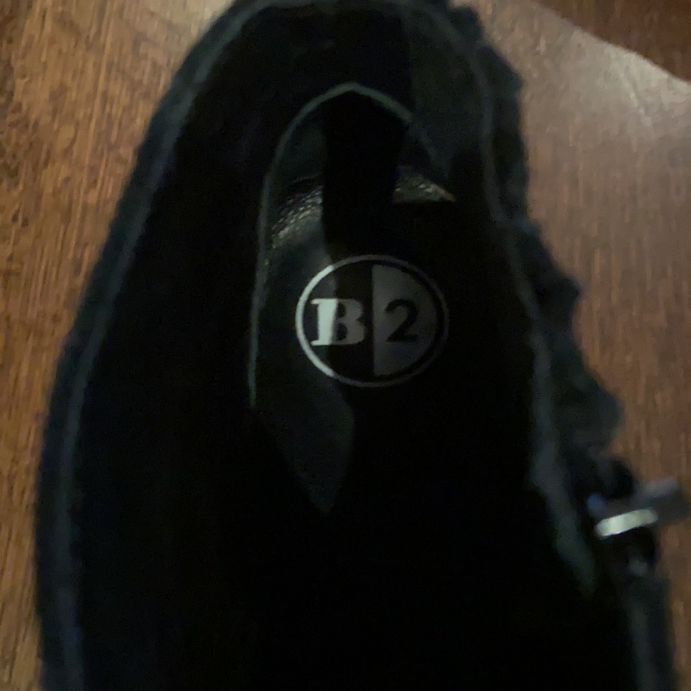 B2 black suede booties - Picture 4 of 6